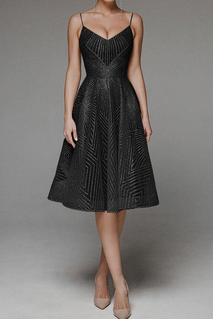CM | Vestido midi estructurado con tirantes estrechos