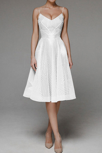 CM | Vestido midi estructurado con tirantes estrechos