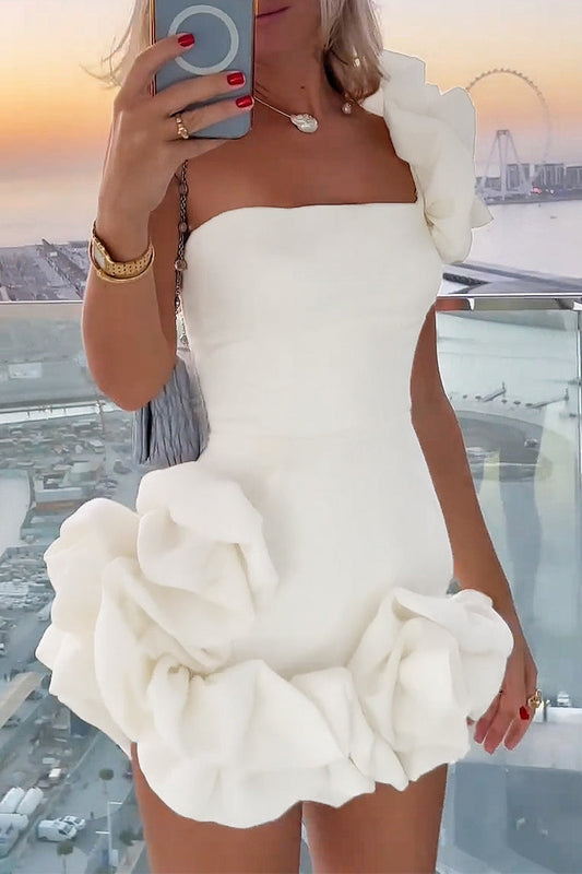 CM | Minivestido bustier con esculturales volantes