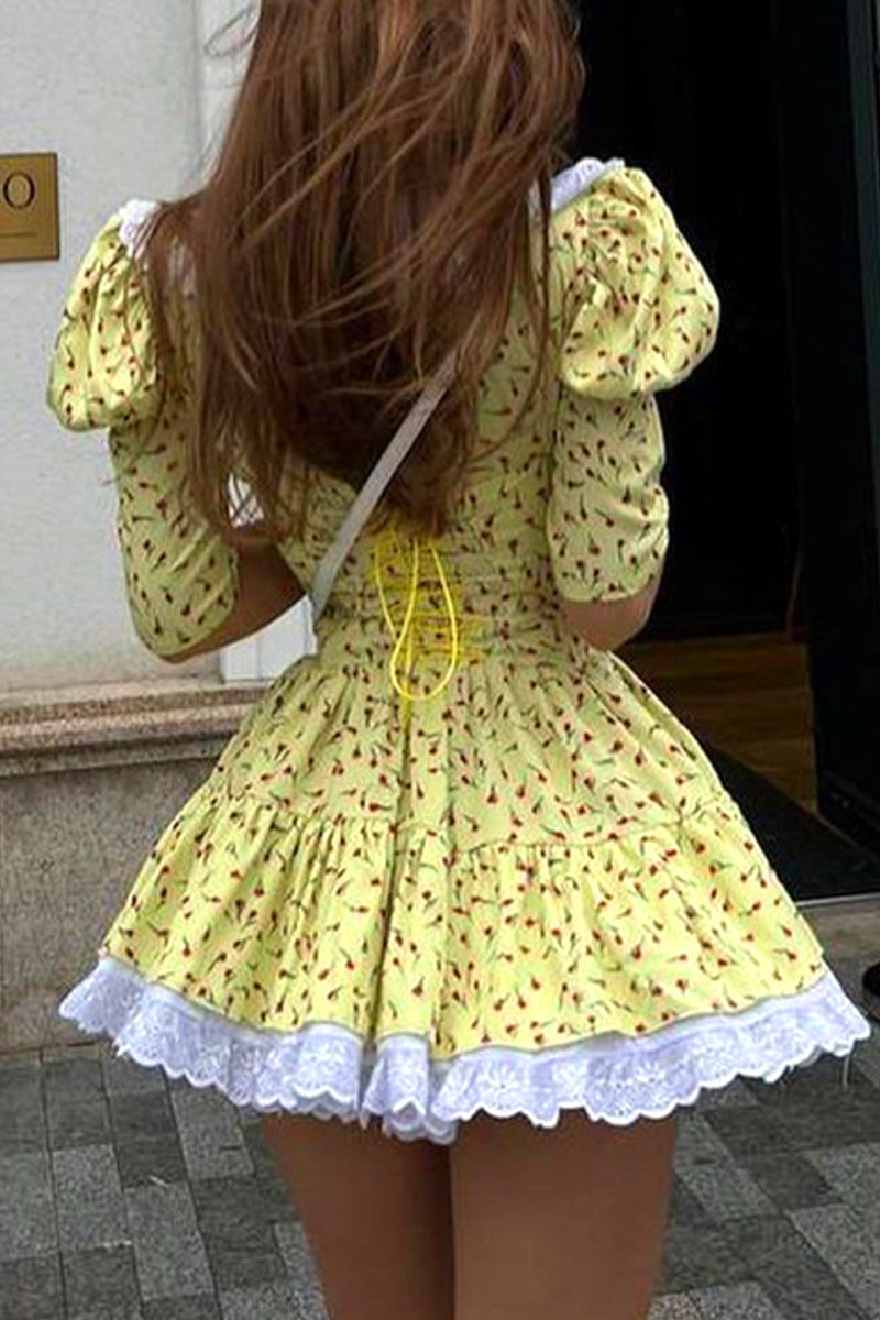 CM | Mini vestido con cuello Claudine en look retro