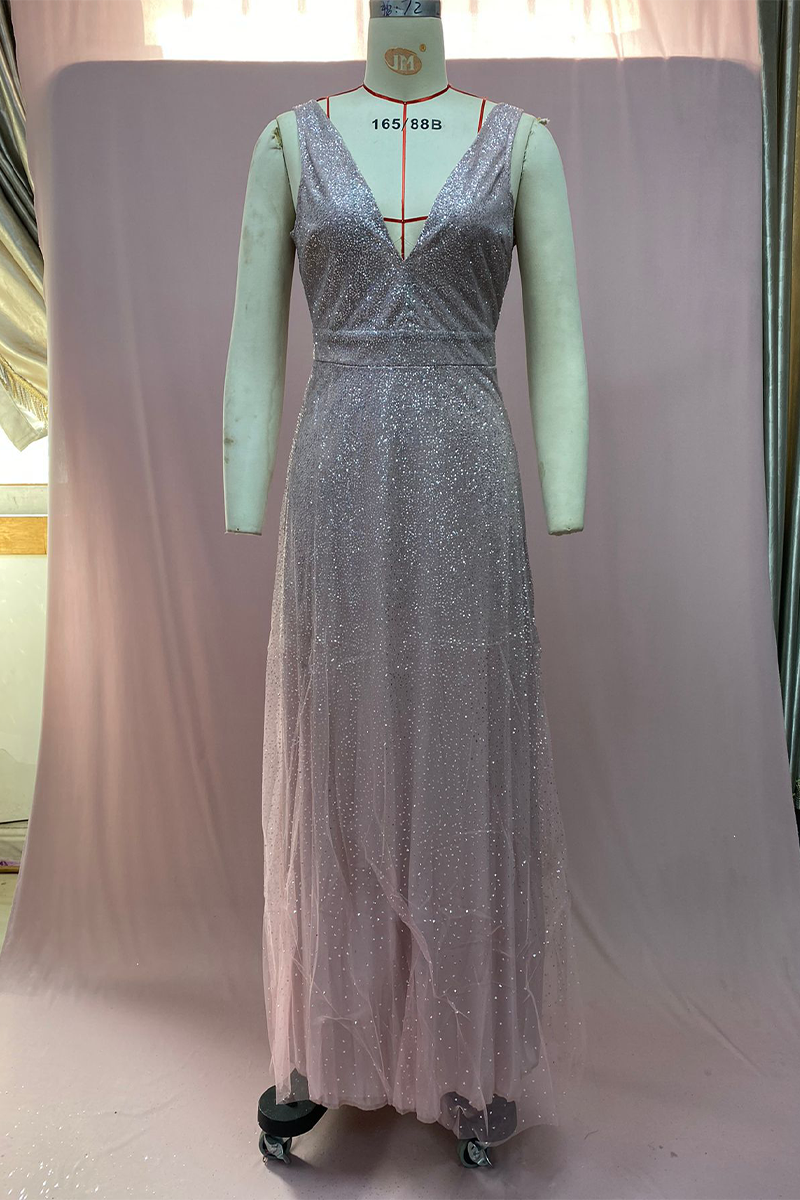 CM | Vestido largo con refinadas lentejuelas