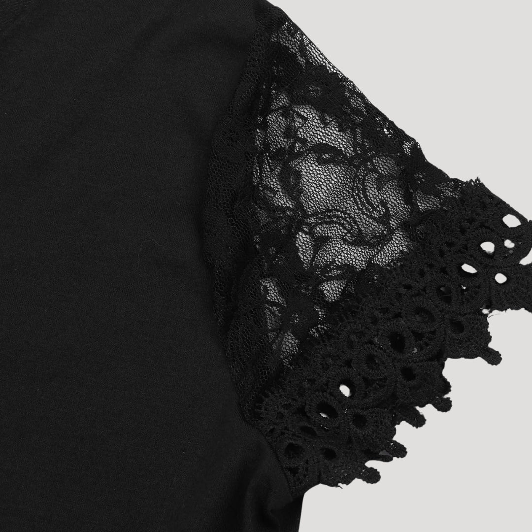 CM | Minivestido negro de mujer con mangas cortas de encaje