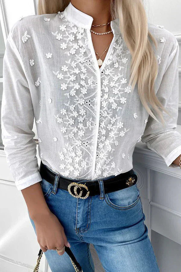 CM | Elegante blusa con encaje bordado