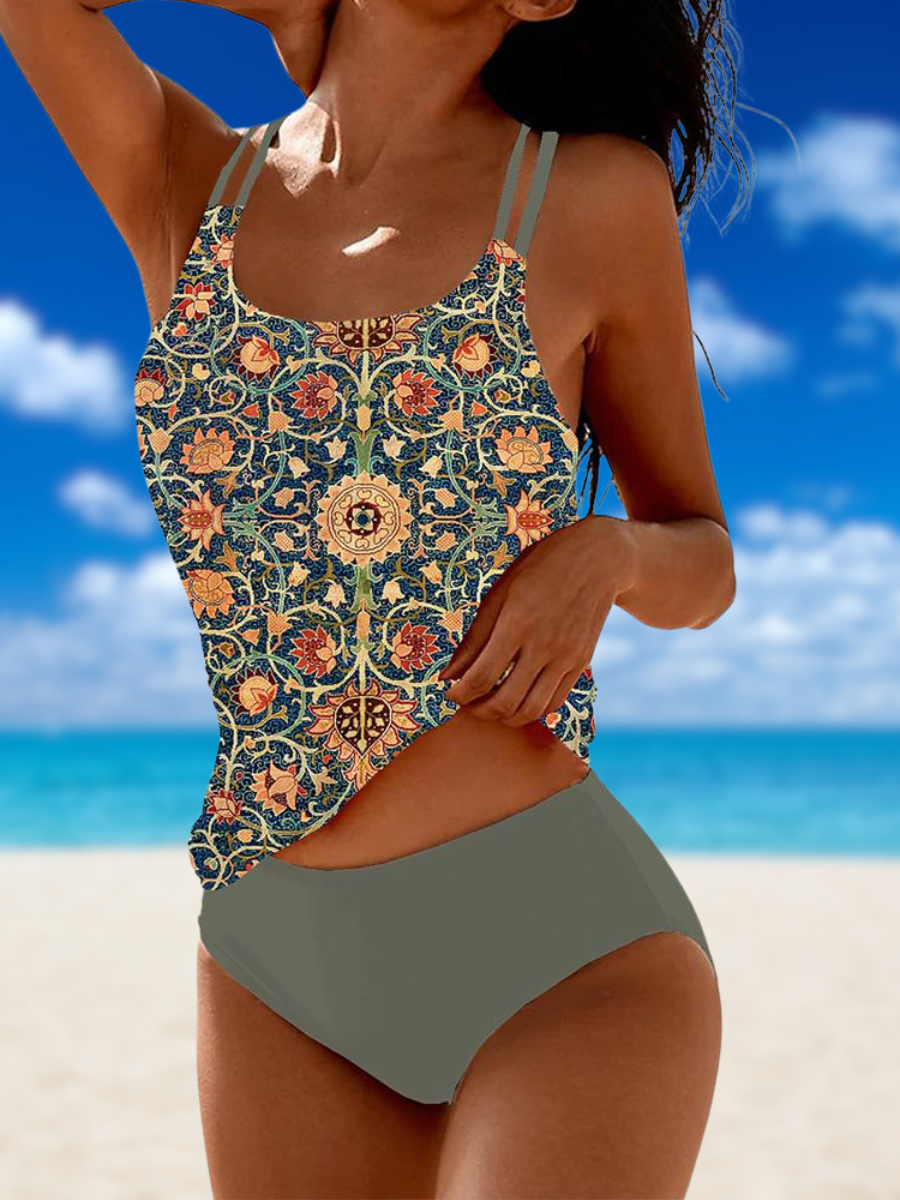 CM | Elegante y colorido bañador de verano estampado