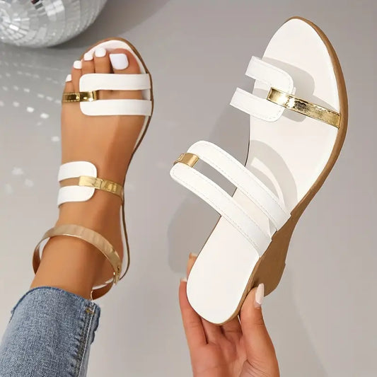 CM | Sandalias con tacón bajo de cuña