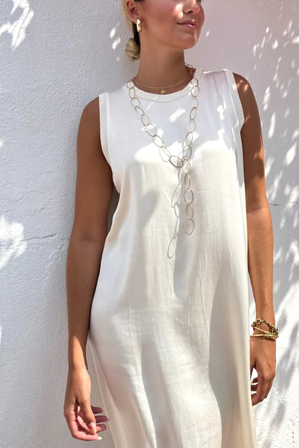 CM | Vestido midi de satén con detalle de costuras