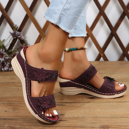 CM | Sandalias ortopédicas con cuña de flores