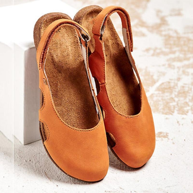 CM | Sandalias con tiras en la espalda