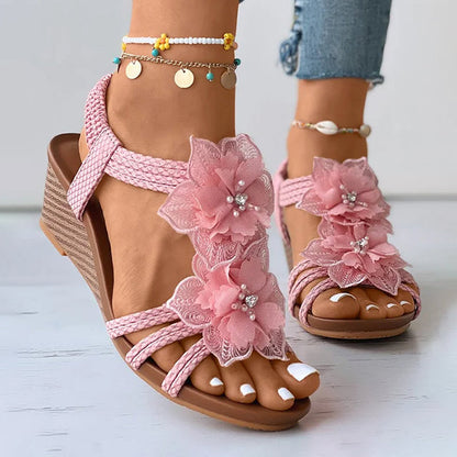 CM | Sandalias de cuña con adorno floral