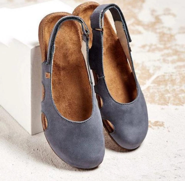 CM | Sandalias con tiras en la espalda