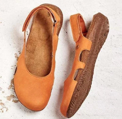 CM | Sandalias con tiras en la espalda