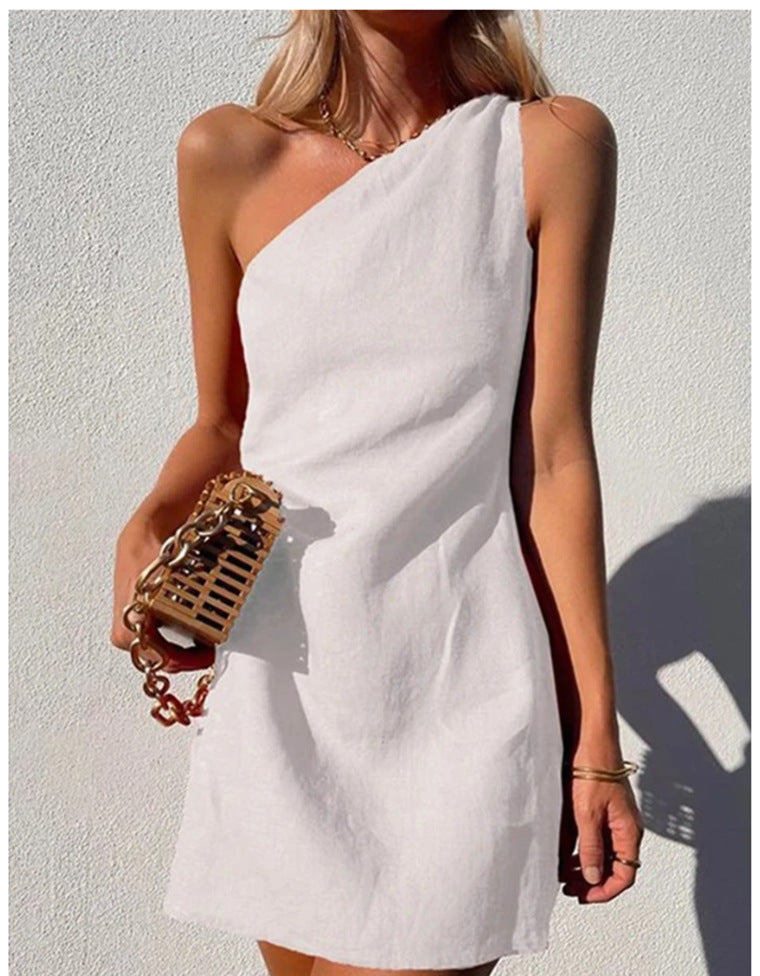 CM | Minivestido chic de cuello halterneck