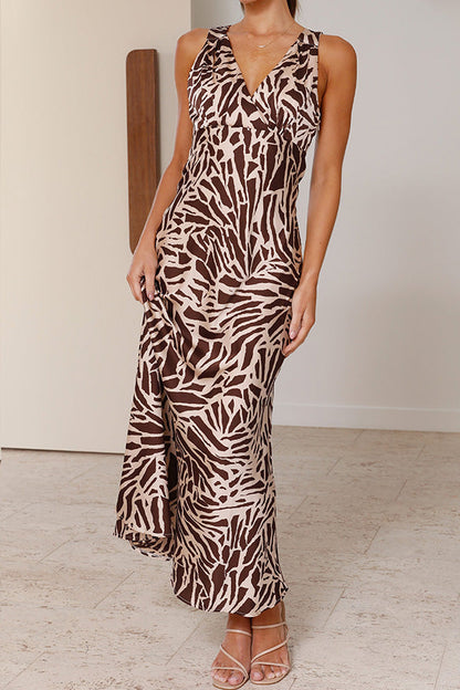 CM | Taylan Brown Vestido midi con cuello en V profundo