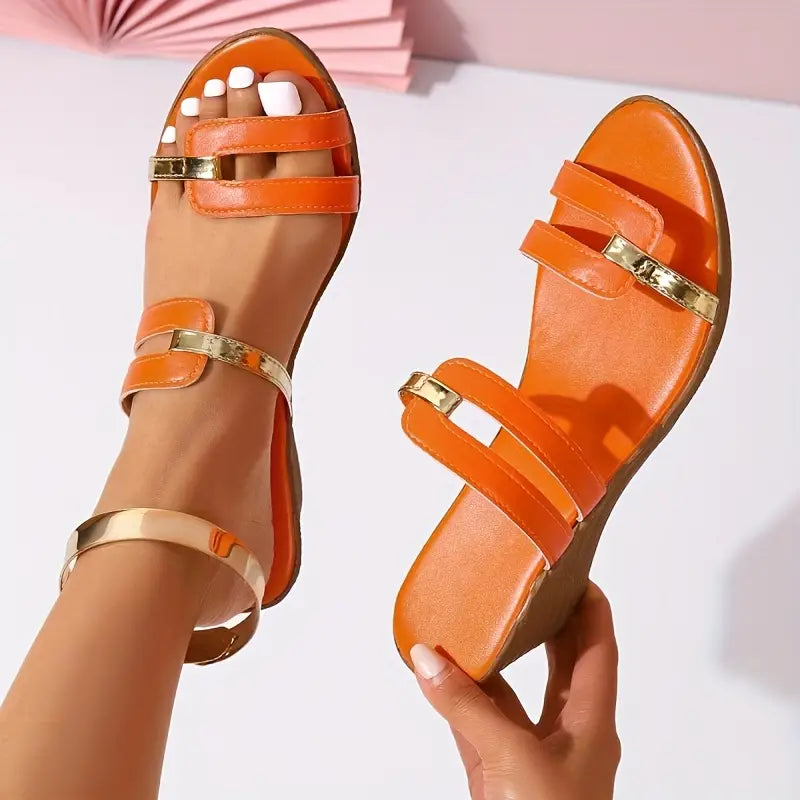 CM | Sandalias con tacón bajo de cuña