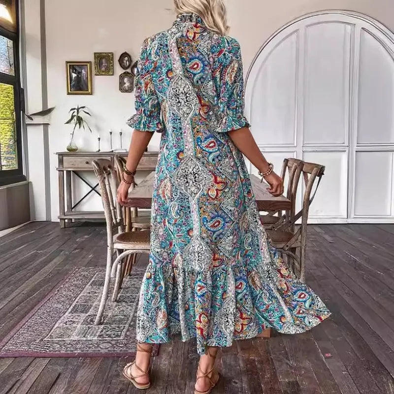 CM | Minivestido especial de manga corta y estampado paisley