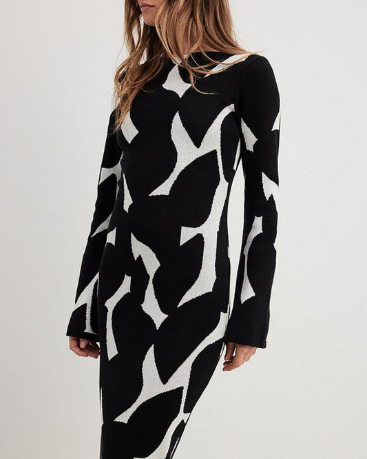 CM | Maxi vestido de punto blanco y negro de manga larga