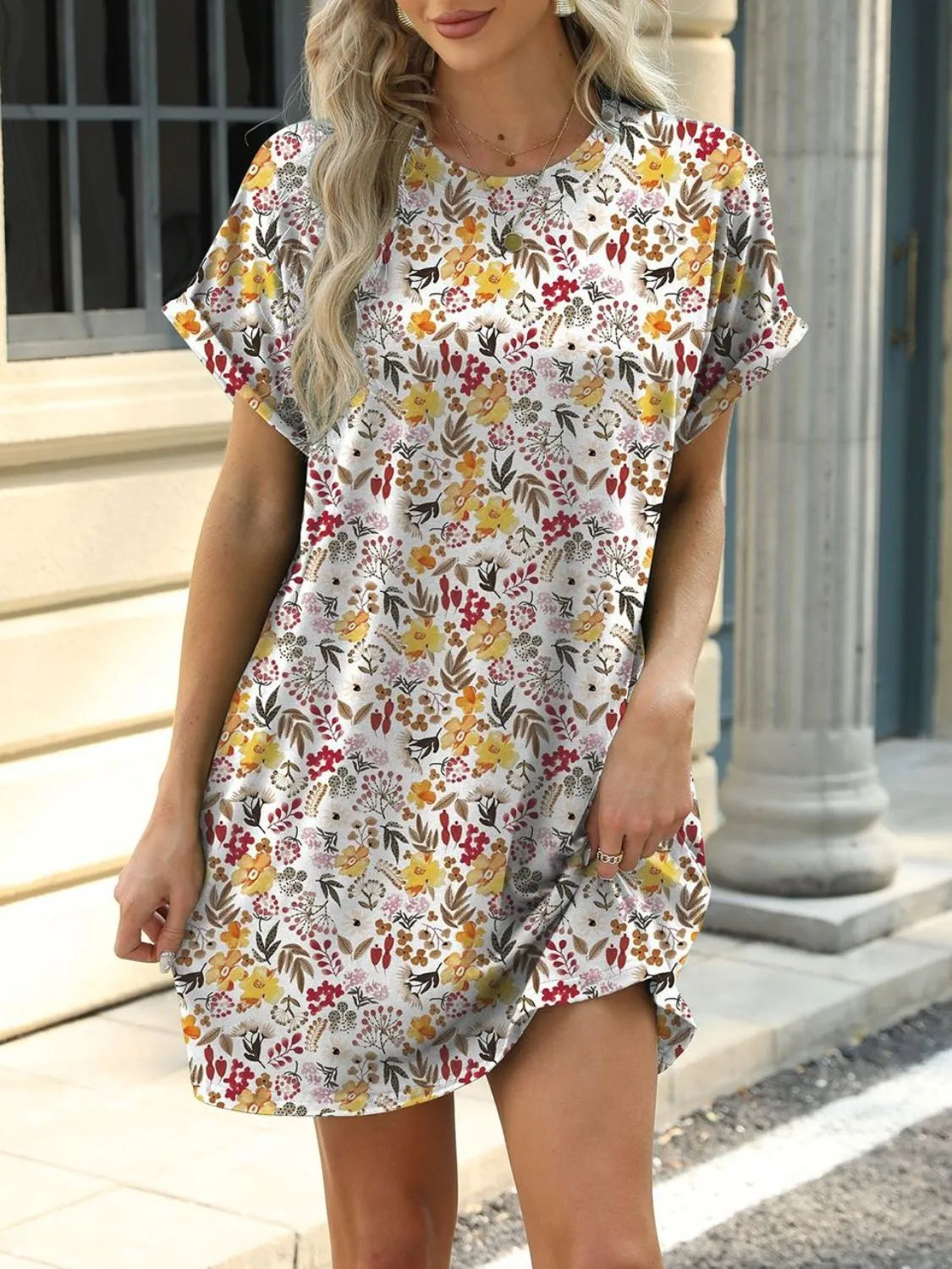 CM | Mini vestido manga corta cuello redondo estampado