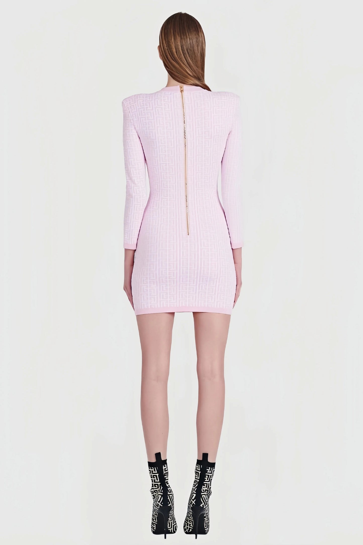 CM | Vestido corto estructurado con mangas largas