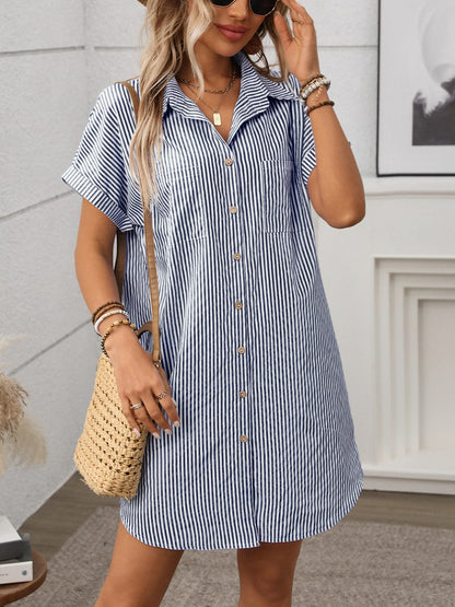 CM | Minivestido de rayas con mangas cortas y tapeta de botones