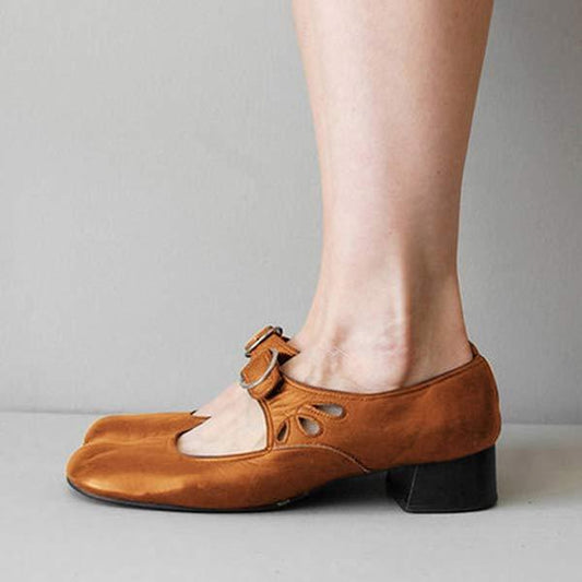 CM | SANDALIAS DE CUÑA DE PIEL CON HEBILLA