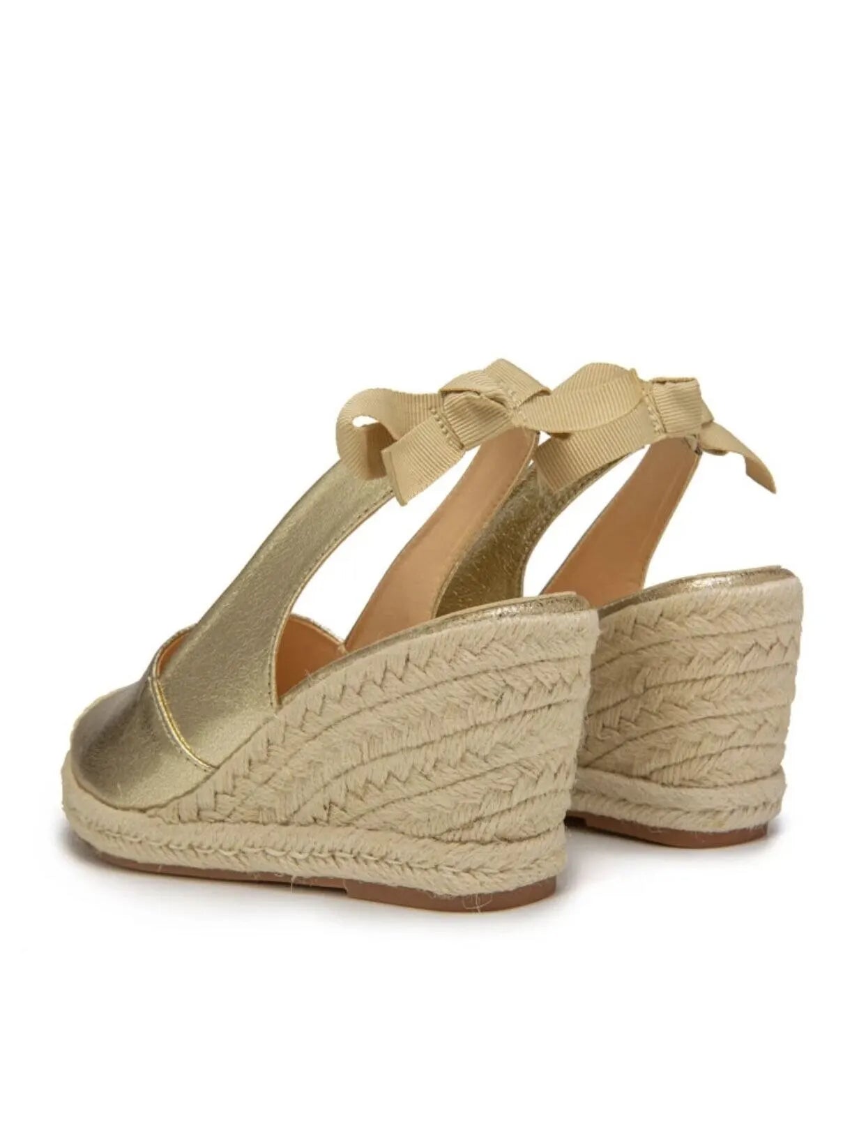 CM | Sandalias Con Hebilla En Color Dorado