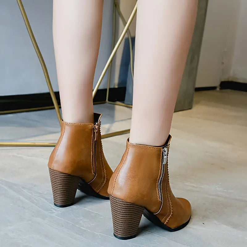 CM | CON SUELA BLANDA Y TACONES GRUESOS