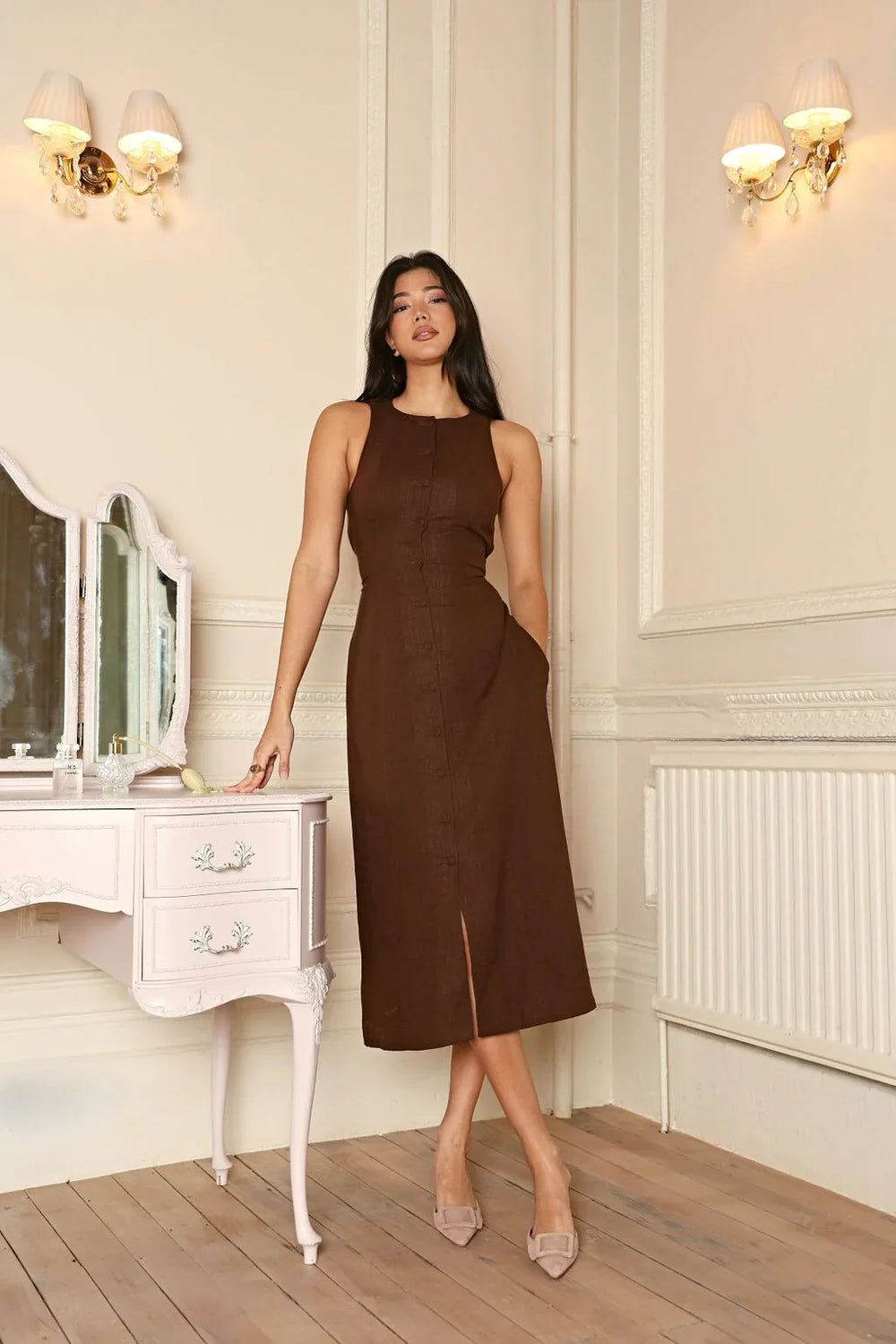 CM | Vestido midi sin mangas con tapeta de botones de estilo elegante