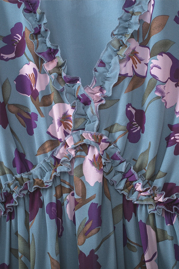 CM | Maxi vestido azul claro con estampado floral y ribete de volantes