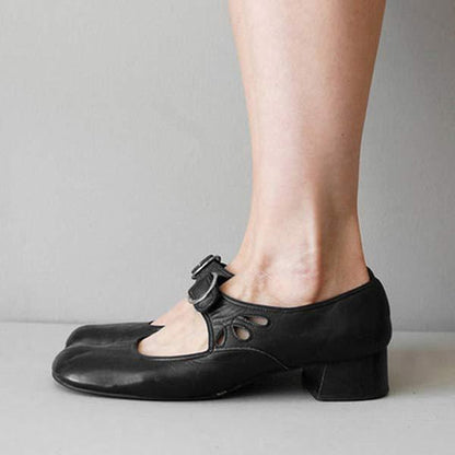 CM | SANDALIAS DE CUÑA DE PIEL CON HEBILLA