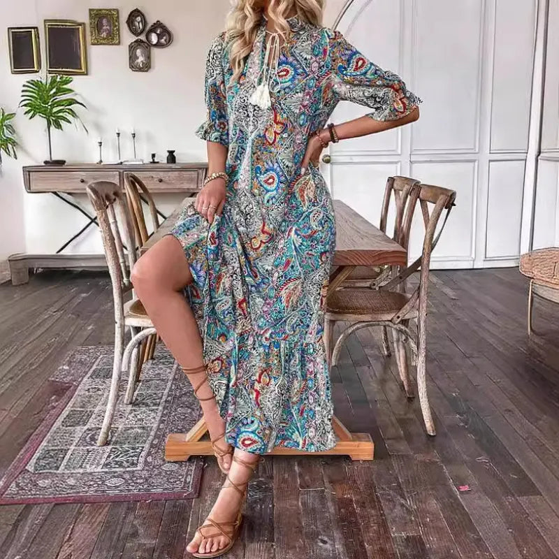 CM | Minivestido especial de manga corta y estampado paisley