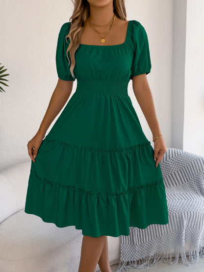 CM | Escote cuadrado Vestido corto con mangas abullonadas