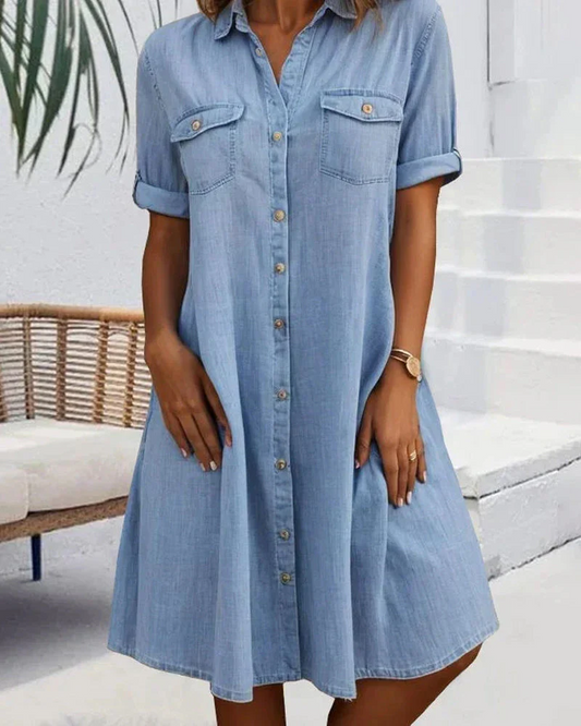 CM | Vestido corto con mangas cortas, cuello clásico y detalles de botones en la parte delantera