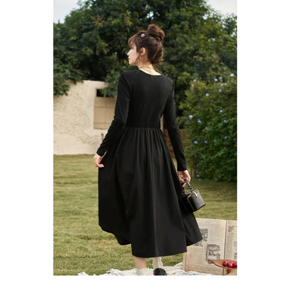 CM | Elegante Vestido Midi de Punto Negro con Cuello en V y Línea A