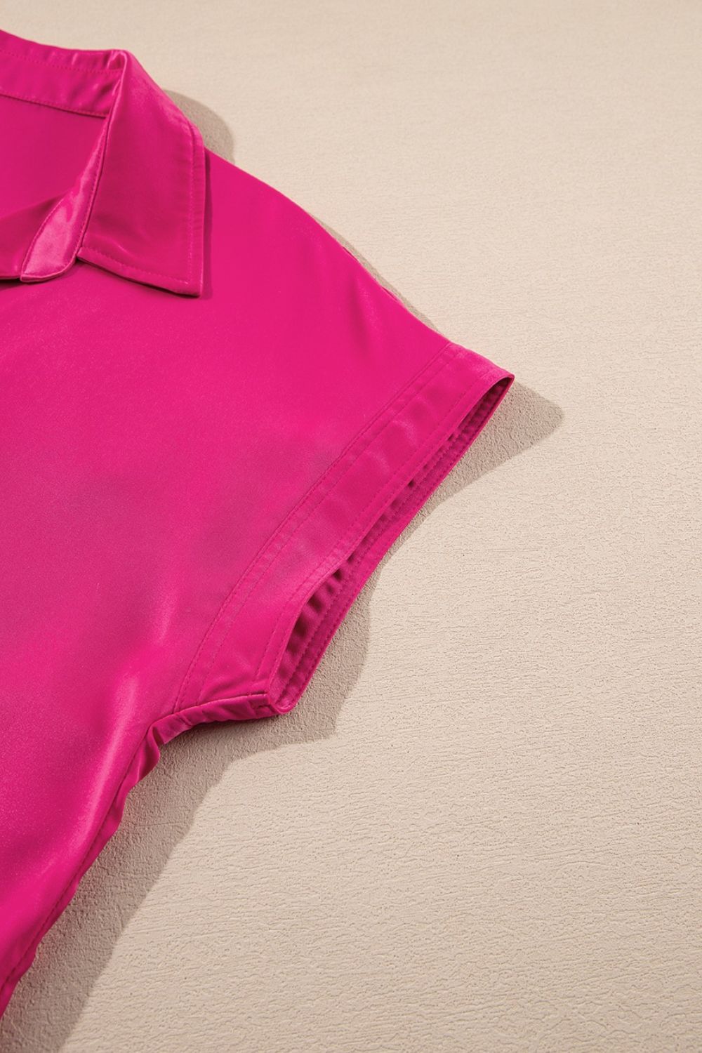 CM | Mini vestido camisero abotonado con cuello