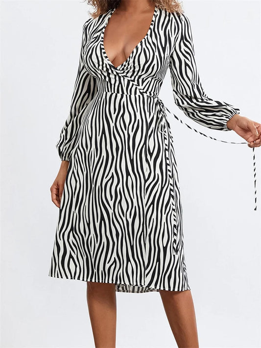 CM | Vestido midi con escote en V y rayas de cebra para atar