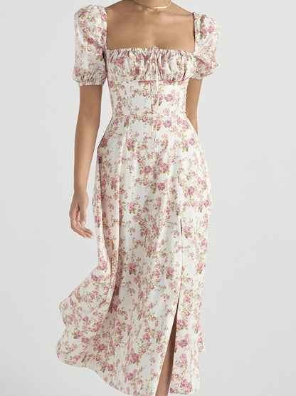 CM | Vestido midi con escote cuadrado, estampado floral y cordones, sin mangas y con tirantes.