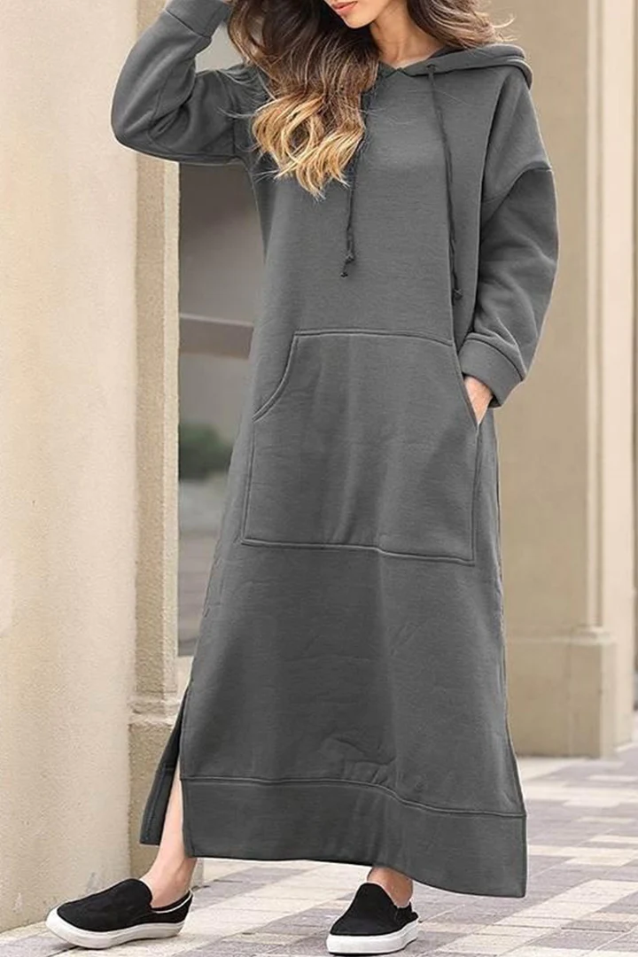 CM | Elegante vestido monocromo con capucha, bolsillos y abertura