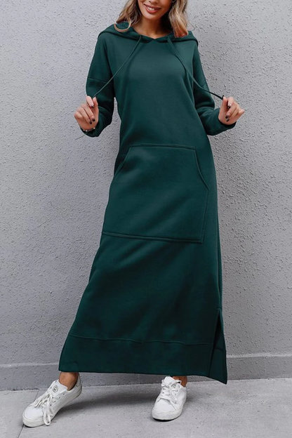 CM | Elegante vestido monocromo con capucha, bolsillos y abertura