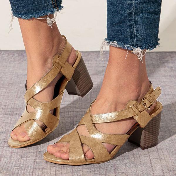 CM | Sandalias con tacón bajo