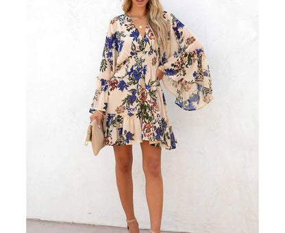 CM | Mini vestido línea A con escote en V y estampado floral AH445