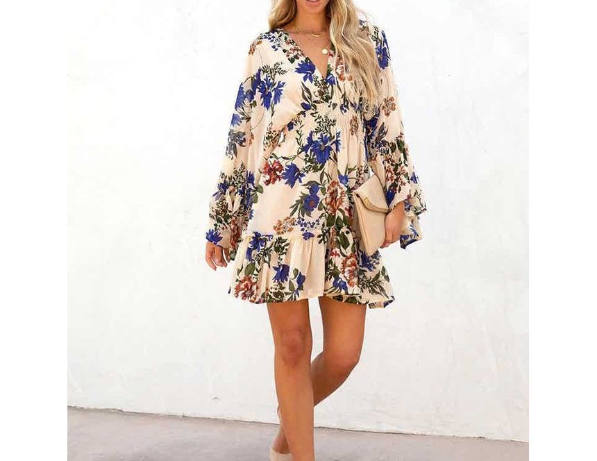 CM | Mini vestido línea A con escote en V y estampado floral AH445
