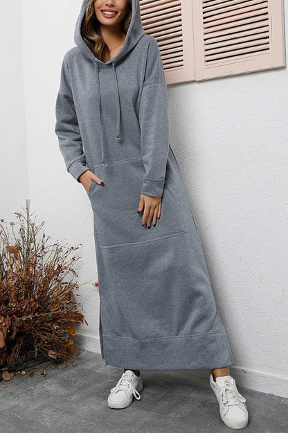 CM | Elegante vestido monocromo con capucha, bolsillos y abertura