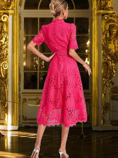 CM | Vestido midi de encaje con favorecedor escote redondo