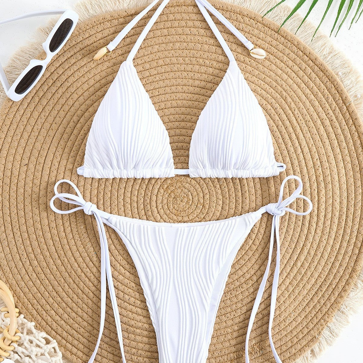 Fresco y femenino Bikini