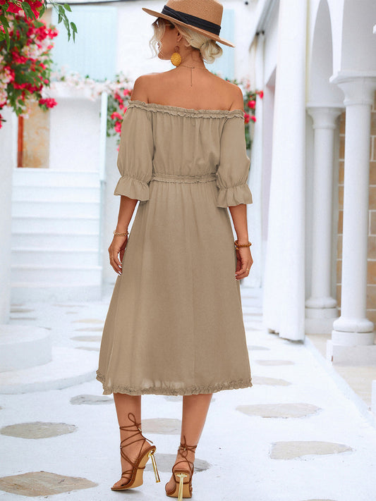 CM | Vestido midi con hombros al aire y mangas con volantes