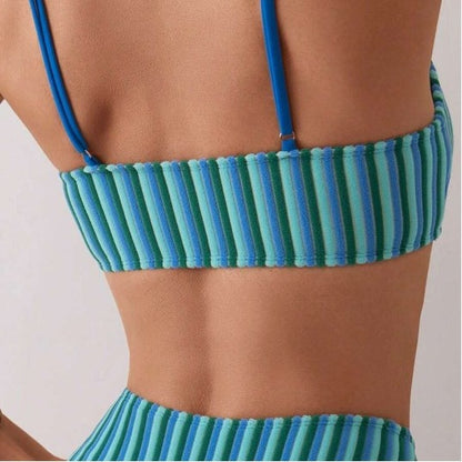 Fluido y fabuloso Bikini