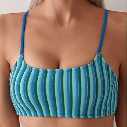 Fluido y fabuloso Bikini