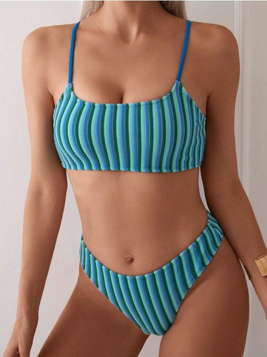 Fluido y fabuloso Bikini