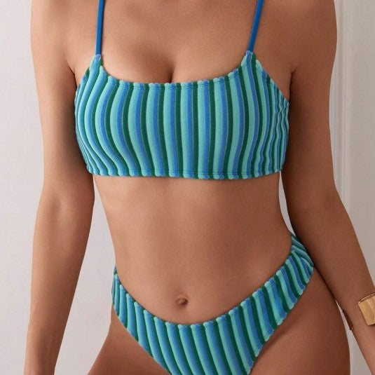 Fluido y fabuloso Bikini