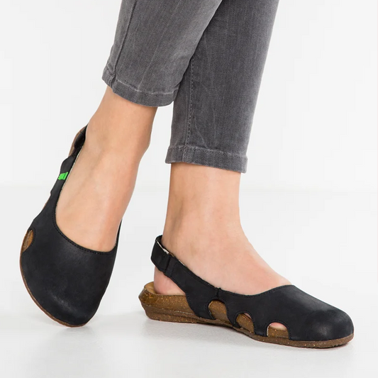 CM | Sandalias con tiras en la espalda